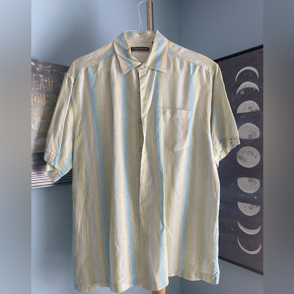Cubavera men’s button down shirt sleeve shirt size large cream, green blue.